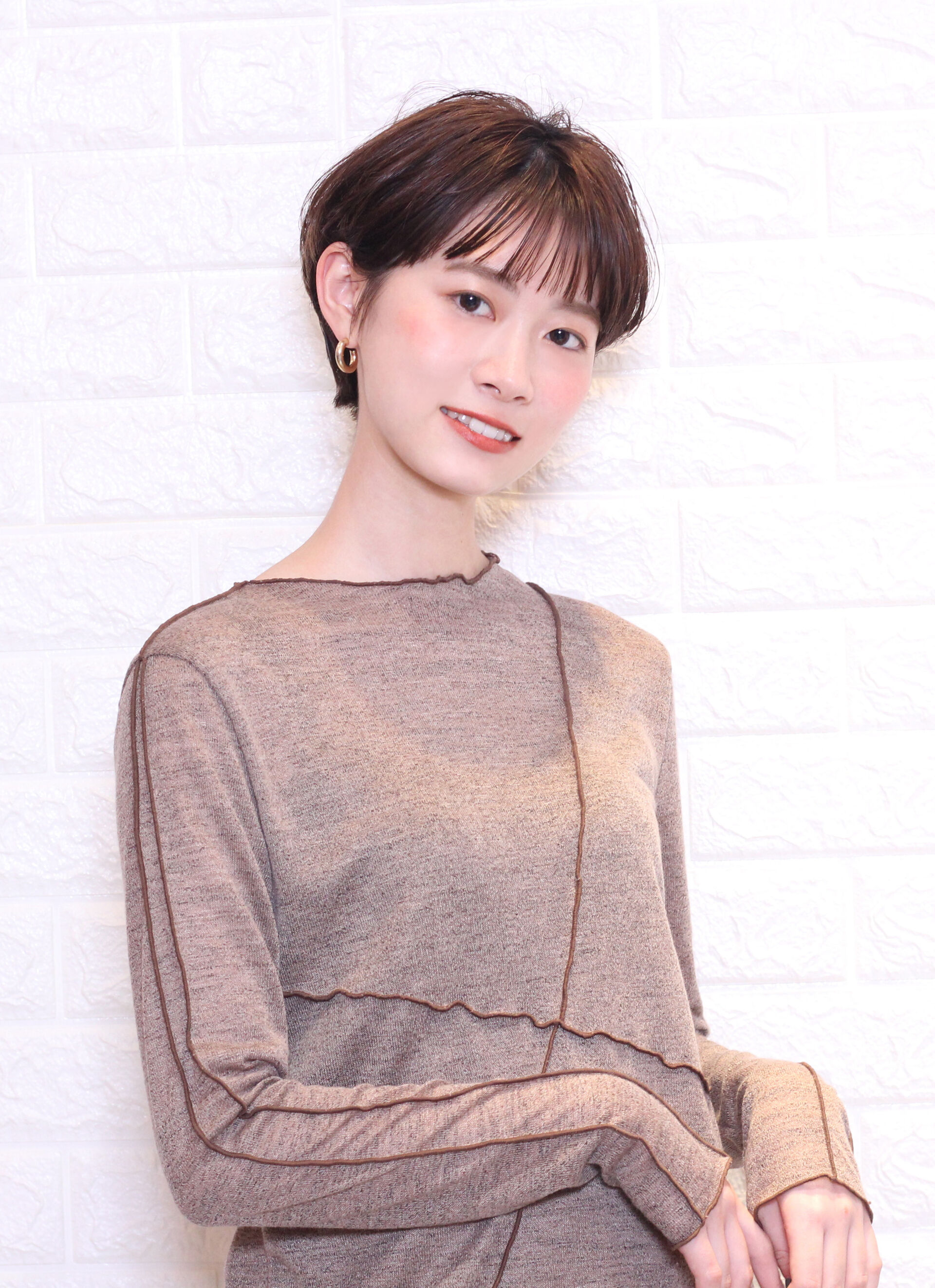 耳かけショートボブ