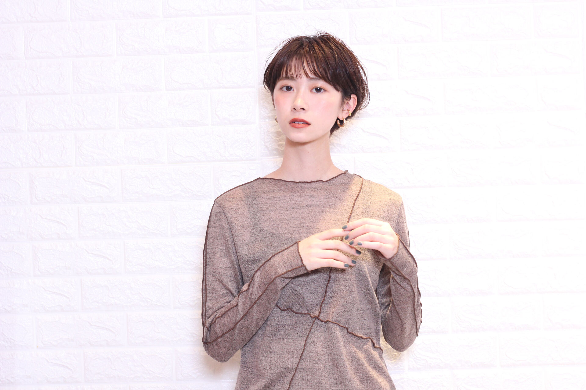 耳かけショートボブ